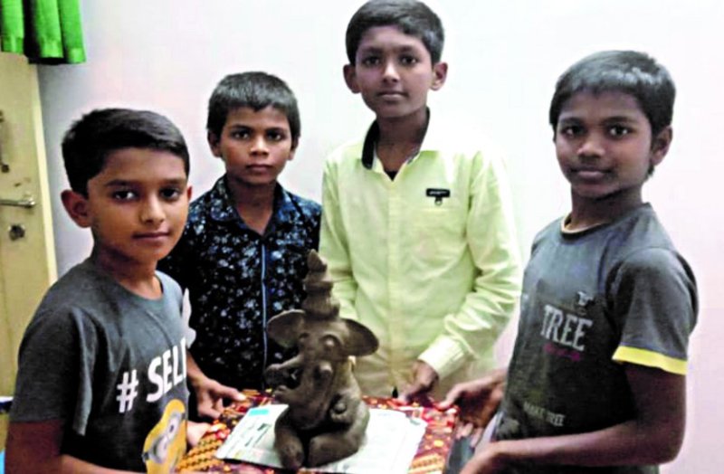 Big committees did the work, house to house Bappa, mud would be worshiped in Dongargaon for 11 days…