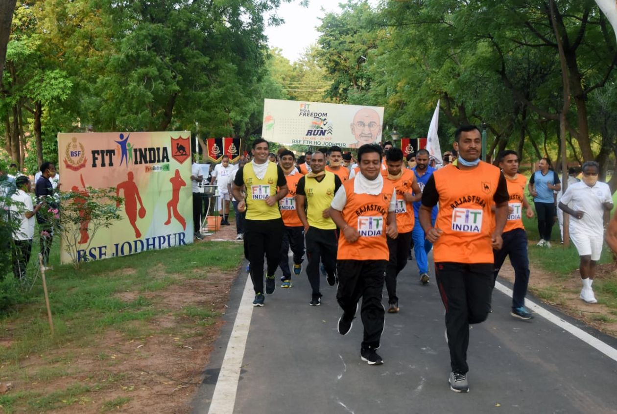 बीएसएफ के जवानों ने लगाई 5 किमी दौड़