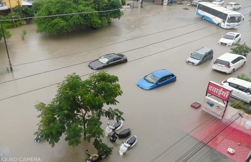 इंदौर में रिकॉर्ड तोड़ बरसात, २४ घंटे में १०.37 इंच पार