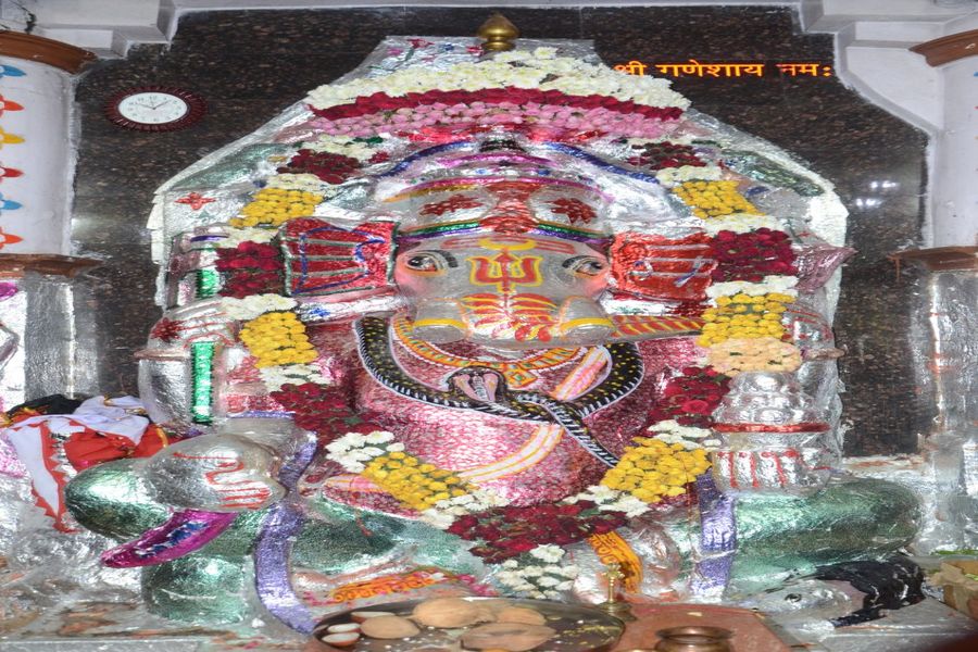 जोधपुर के मंडोर में 15 फीट के गणेश जंजीरों से बांध रखे है काला गोरा भैरू