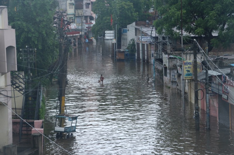 उदयपुर शहर में भरा पानी 