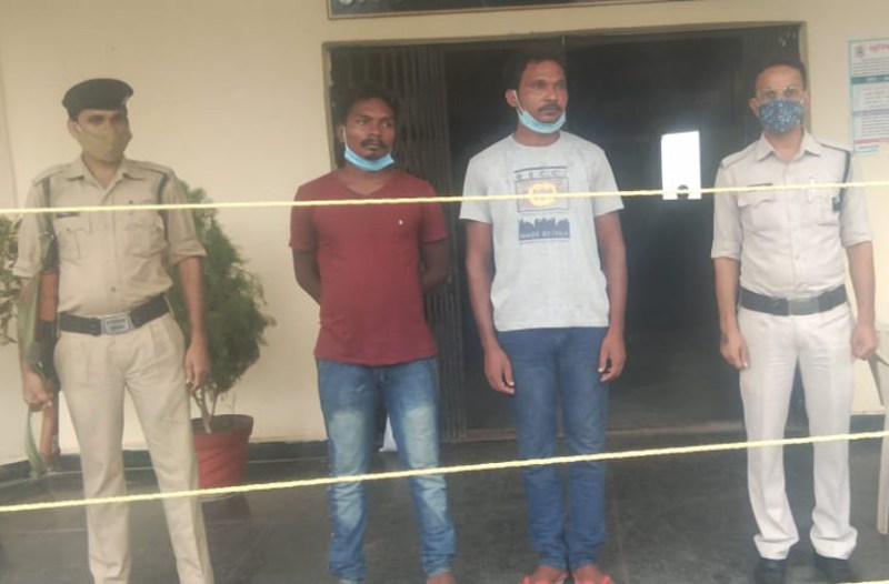 डीजल चोर गिरोह के 2 सदस्य गिरफ्तार, एनएच पर खड़े ट्रकों से करते थे डीजल की चोरी