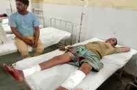 खेत जोतने को लेकर विवाद, फायरिंग में दो जने घायल