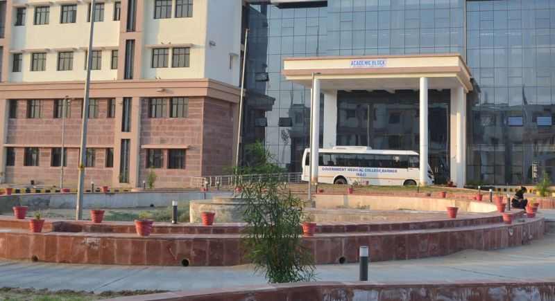 मेडिकल कॉलेज: कोर्स हो गया पूरा, प्रेक्टिकल अटके