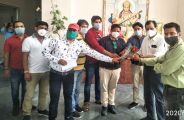 RNA nurses gave warnings by giving flowers in bhilwara