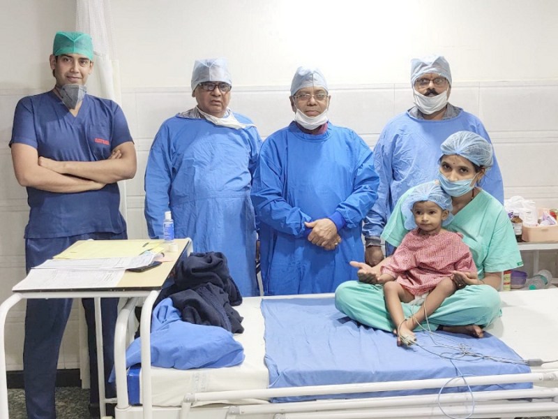 अतिदुर्लभ ओपन हार्ट सर्जरी कर बचाई दो साल की बच्ची की जान