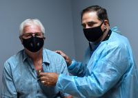 कोरोना अपडेट: मॉडर्ना की कोरोना वैक्सीन ने बुजुर्गों में एंटीबॉडीज बनाईं, वैक्सीन की सफलता का दावा