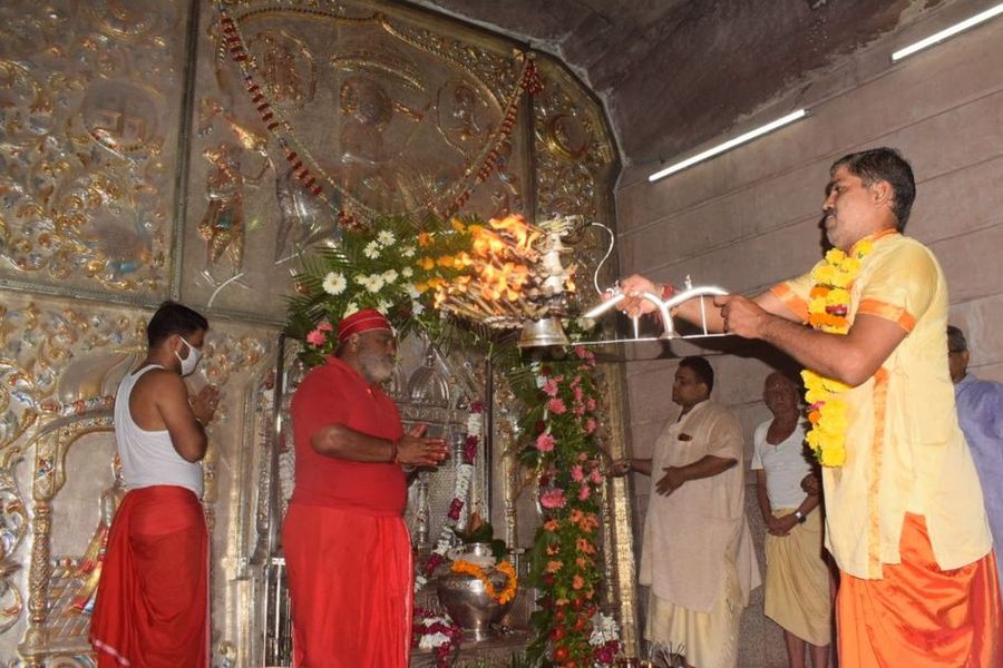 लोकदेवता बाबारामदेव की 'दशमी पर 51 ज्योत से महाआरती