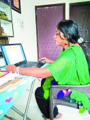 पढ़ई तुंहर द्वार : ऑनलाइन क्लास में रुझान बढ़ाने रीता ने छात्रों को बनाया वार्ड लीडर, पीपीटी से समझा रहीं मैथ्स