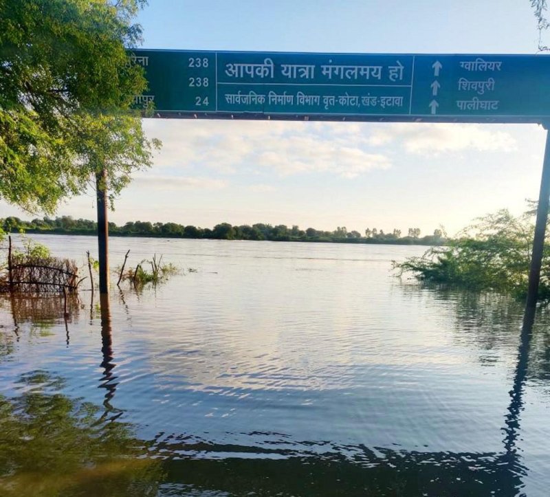 पार्वती नदी खतरे के निशान से चार फीट ऊपर, सूंडी और सांड गांव टापू बने
