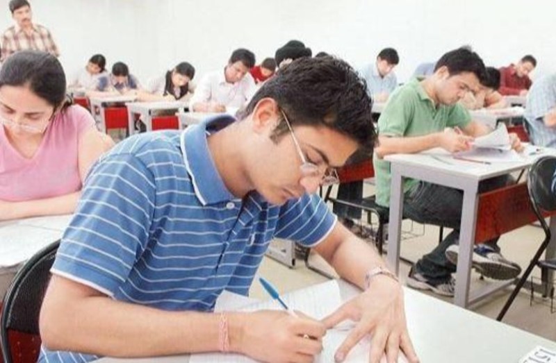 JEE-NEET देने वाले छात्रों को बड़ी राहत, सीएम ने की घोषणा- छात्रों को जारी होंगे पास परिवहन सुविधा होगी निशुल्क