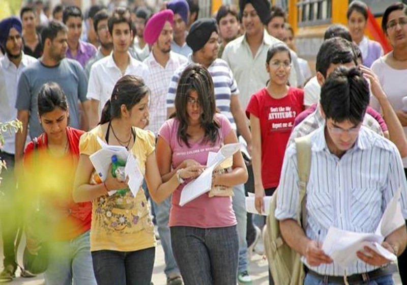 JEE-NEET Exam: परीक्षा को लेकर जरूरी बात, केंद्र पर मास्क पहन कर जाना अनिवार्य, इस फॉर्मूले पर होगी नीट की परीक्षा