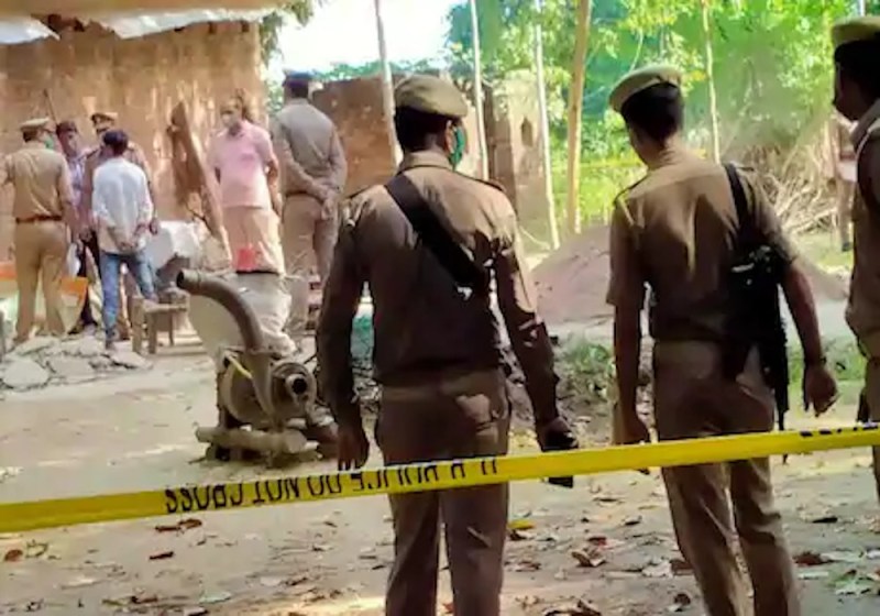 हरदोई में ट्रिपल मर्डर, ईंट-पत्थर से कूचकर आश्रम संचालक, पत्नी और बेटे की हत्या