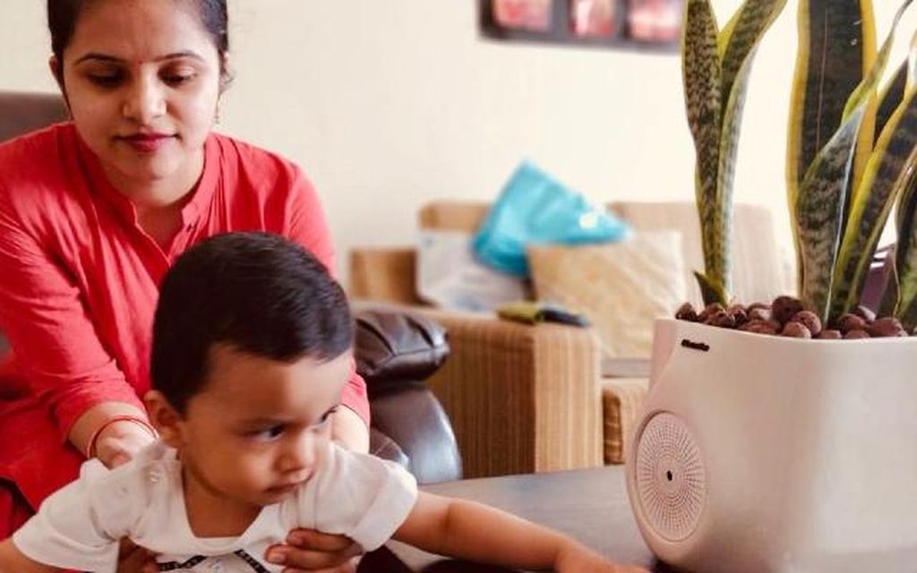 वोकल फॉर लोकल: स्मार्ट गमला जो घर बनाए स्वच्छ, नारियल के पत्तों से बनाए स्ट्रा