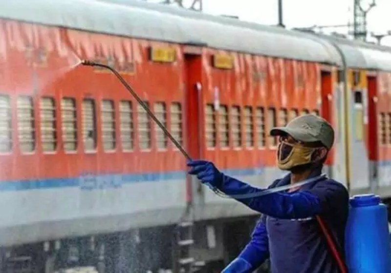 UP Top Ten News: परीक्षार्थीगण कृपया ध्यान दें, यूपी में अब से चलेगी परीक्षा स्पेशल ट्रेन, यहां देखें शेड्यूल