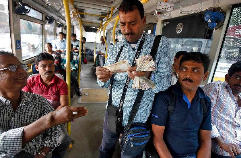 यात्रियों को बड़ी राहत: नहीं बढ़ेगा किराया, सरकार ने नामंजूर की मांग, आज से कहीं भी करें करें यात्रा