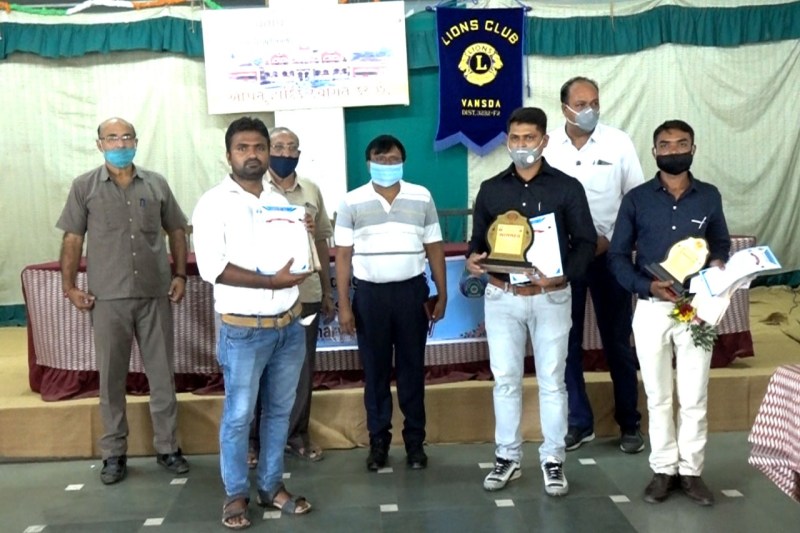लायंस क्लब ने किया श्रेष्ठ शिक्षकों को सम्मानित