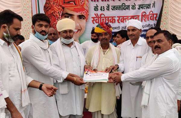 congress-workers-celebrated-birthday-of-sachin-pilot