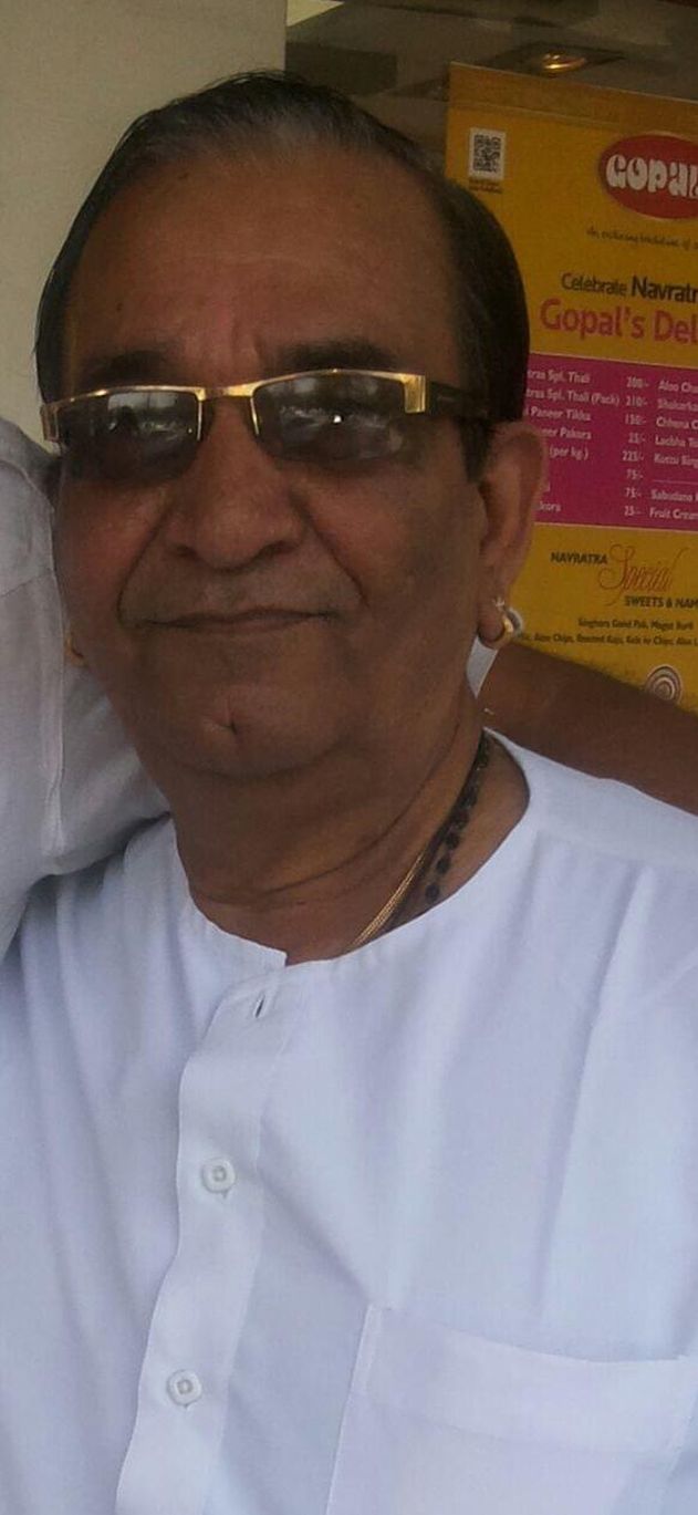 व्यापारी कई महीनों से युवकों की नौकरी लगवाने की कोशिश में थे