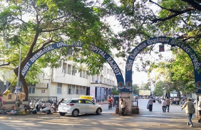 Ahmedabad News : अहमदाबाद से 70 चिकित्सक भेजे गए राजकोट