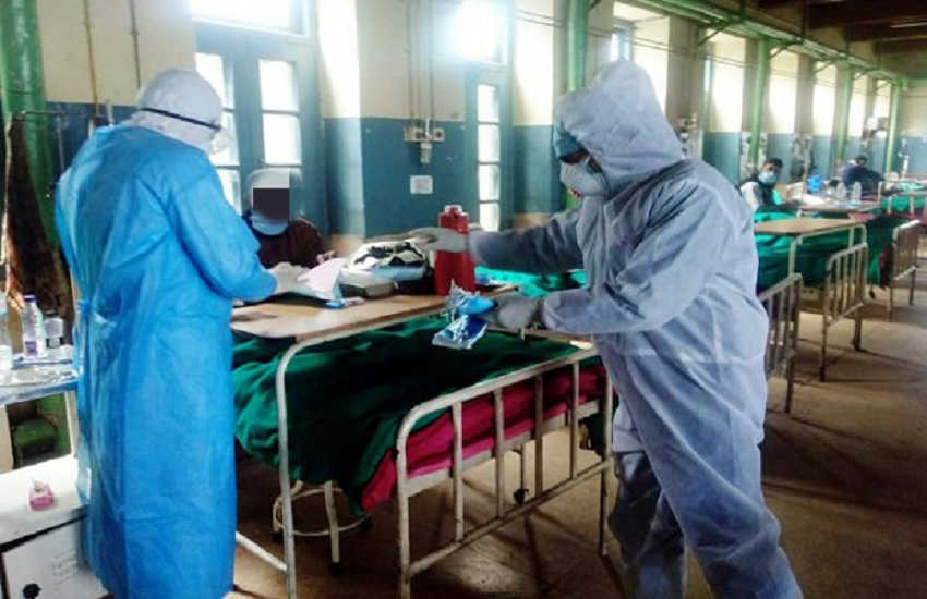 Ahmedabad News : राजकोट में 100 से ज्यादा चिकित्सक कोरोना संक्रमित
