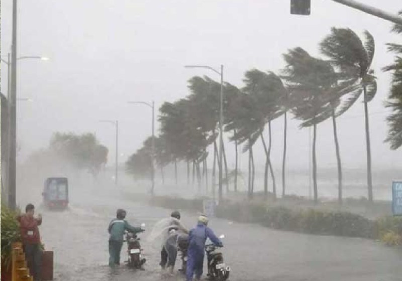 UP Weather Update : यूपी में अगले 24 घंटे में तेज मानसूनी हवाओं के आसार, कई शहरों में होगी भारी बारिश