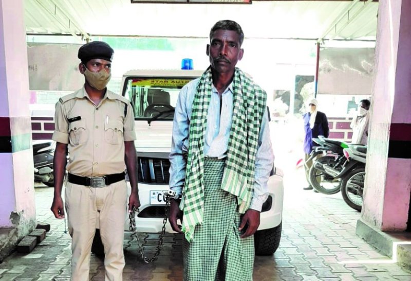 अस्पताल से पुलिसकर्मियों को चकमा देकर फरार बलात्कार का बंदी 3 महीने बाद गिरफ्तार, पत्नी-बच्चों से मिलने जा रहा था घर