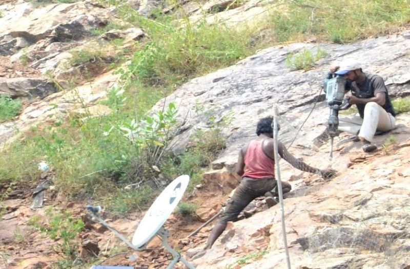 अंदरकोट के माथे पर अतिक्रमण, पहाड़ी पर अवैध निर्माण