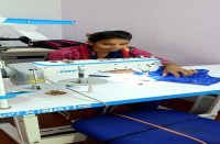 कोरोना ने बनाया आत्मनिर्भर: वाटर प्रूफ पैनल डोर बनाने का काम सीखकर कमाया नाम