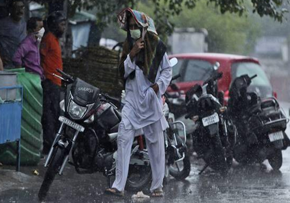 मौसम विभाग का चार दिन 'भारी बारिश' का अलर्ट, आकाशीय बिजली गिरने का भी अंदेशा
