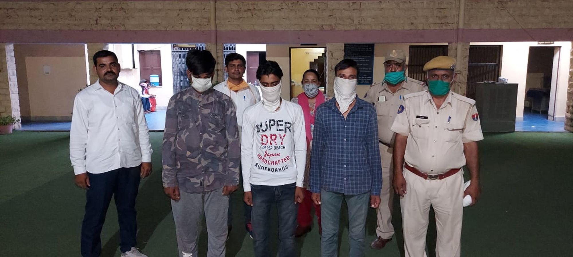 टैक्सटाइल फैक्ट्री का कपड़ा चोरी, तीन गिरफ्तार