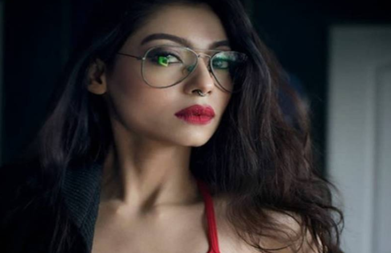 कंगना के बाद इस अभिनेत्री ने लगाए बॉलीवुड पर आरोप, बताया-कॅरियर की शुरुआत में