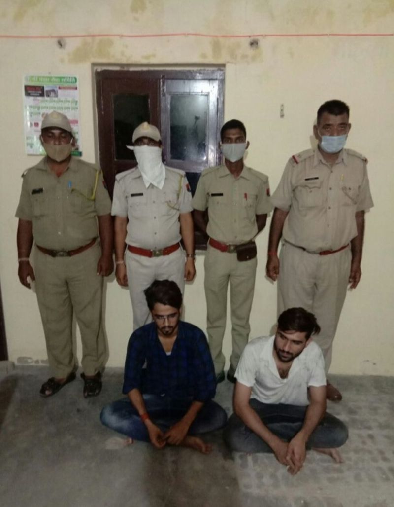 कैफे में पाइप से की थी हत्या, शव फेंक कार से भागे थे हत्यारे