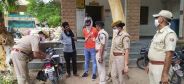 सरकारी कार्यालयों में पहुंची पुलिस, बिना मास्क मिले कार्मिक