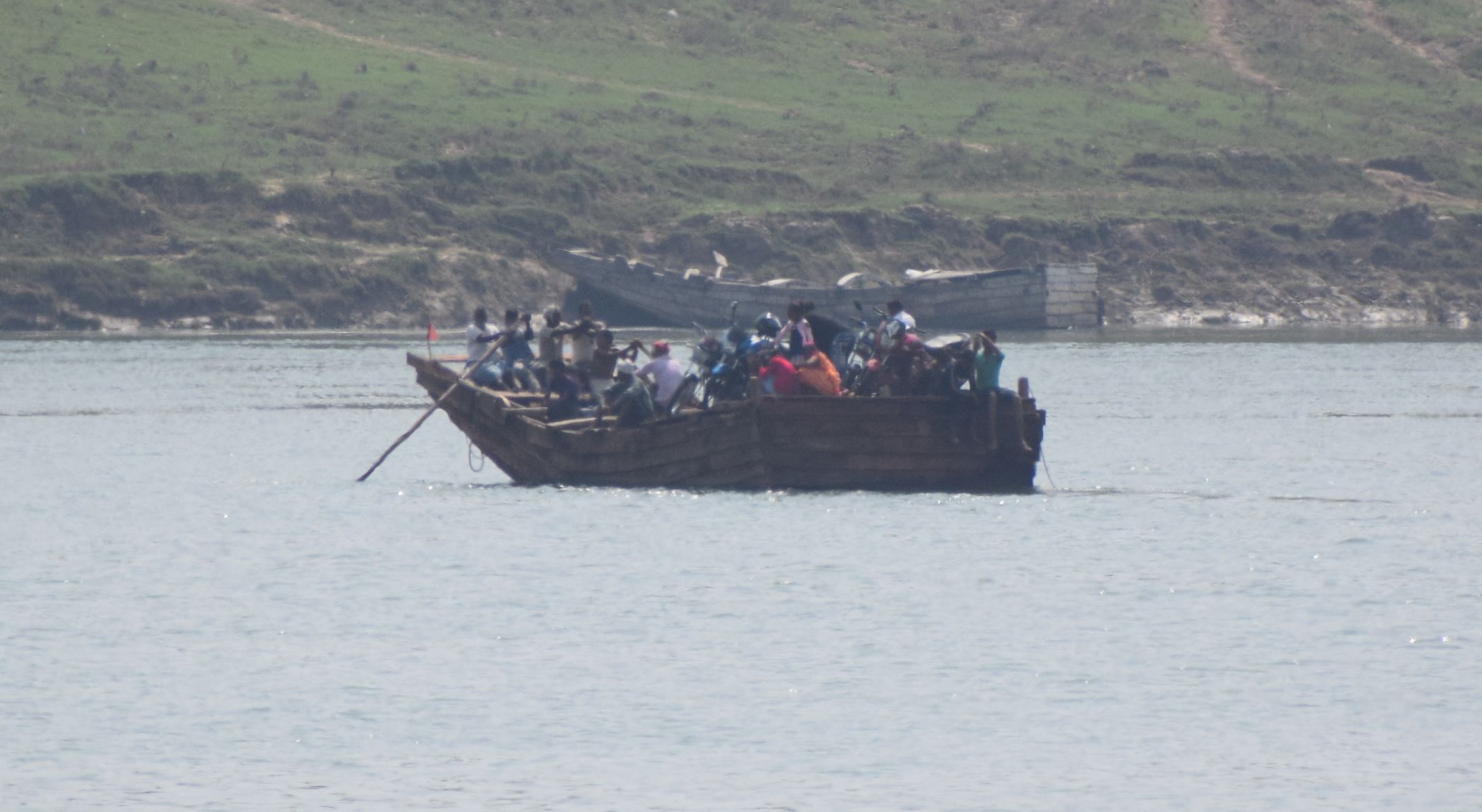  Boats running in Chambal, possibility of accident all the time
