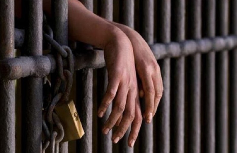 Boyfriend sent to jail for girlfriend get shopping with thieves money