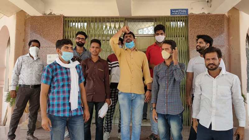 विरोध के बाद विधि द्वितीय वर्ष की परीक्षा स्थगित