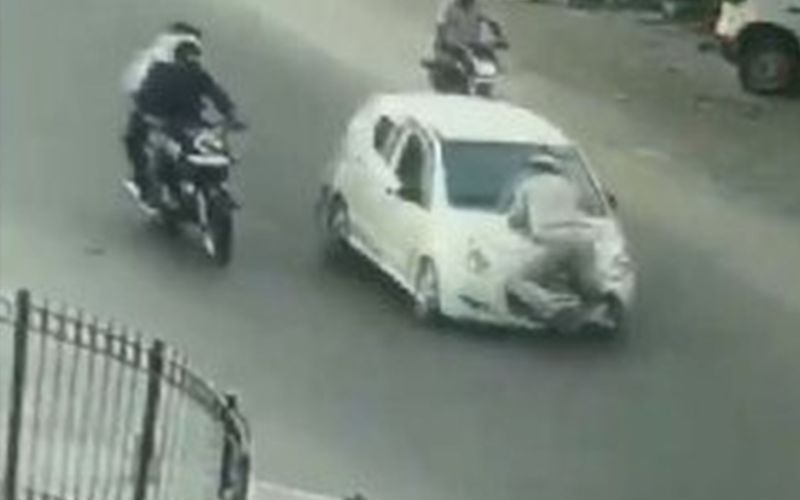 होमगार्ड जवान को कार चालक बोनट पर चढ़ा ले गया...पटक कर भागा