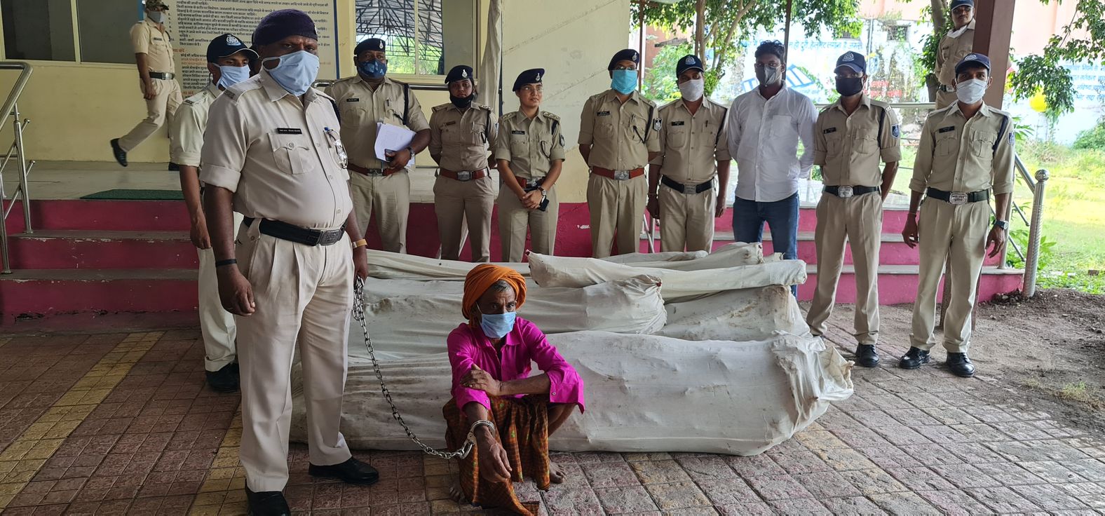 Police seized hemp plants worth Rs 25 lakh