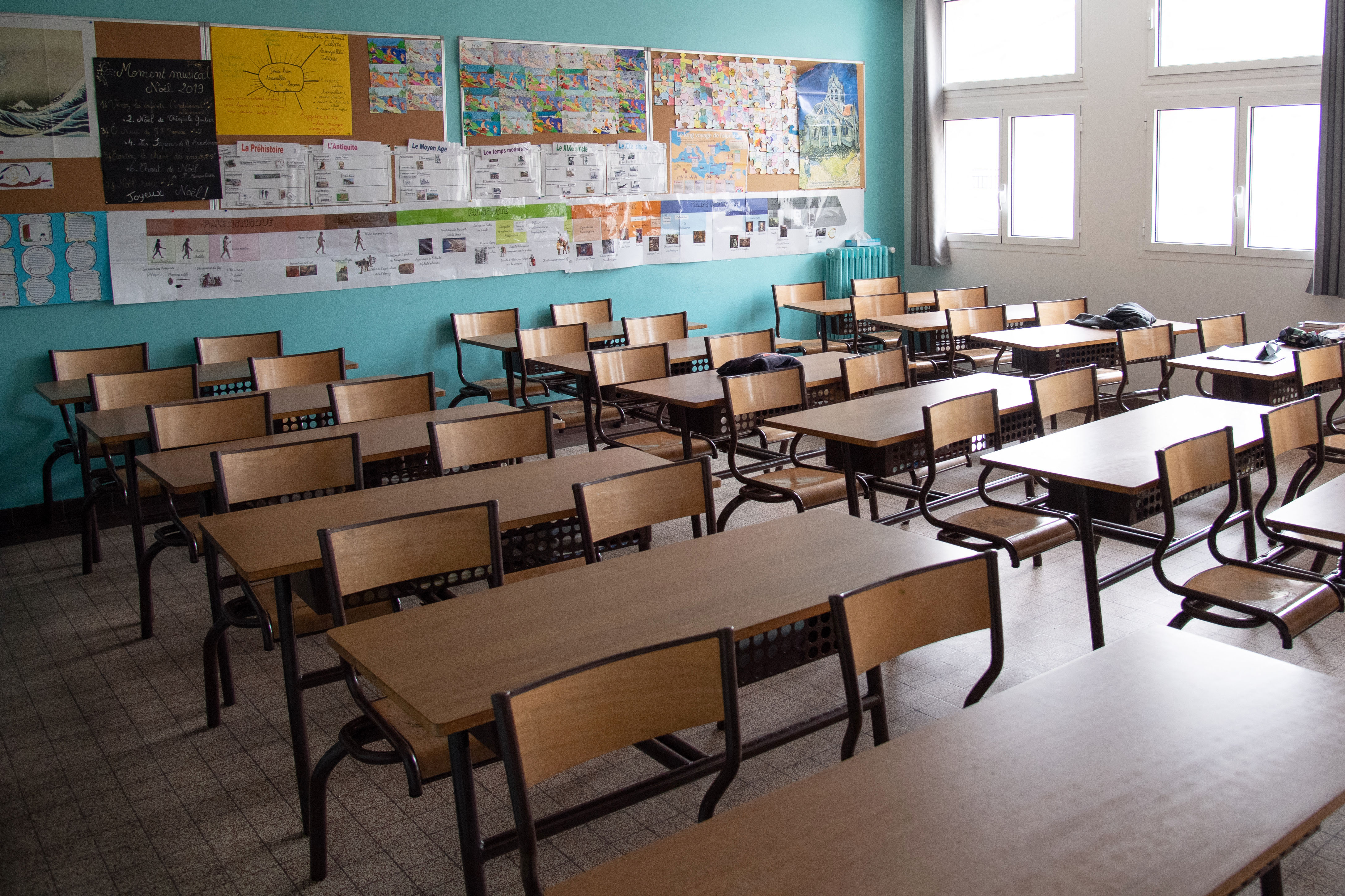 empty-classroom_elementary-school-middle-school-high-school.jpg