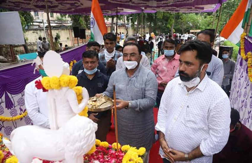 Ahmedabad, Palanpur News : भारत माता व स्वामी विवेकानंद की प्रतिमाओं की स्थापना शुरू