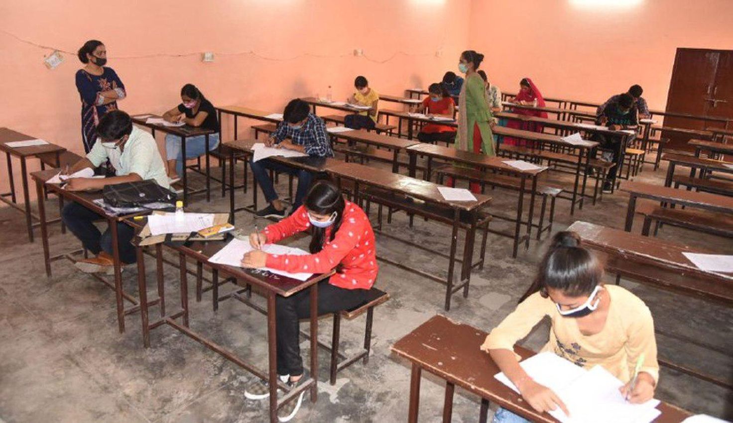 जेएनवीयू की मुख्य परीक्षाएं शुरू, 48 हजार छात्र दे रहे परीक्षा