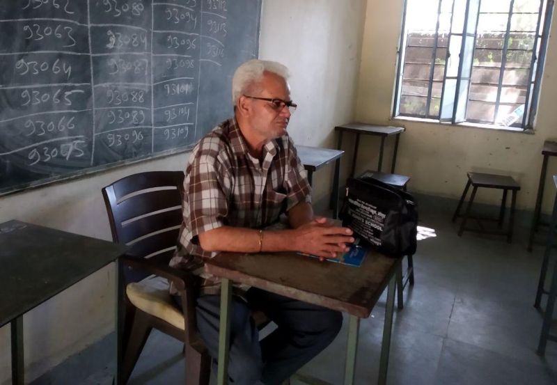 छह महीने बाद पहली बार बच्चों के लिए खुले स्कूल के दरवाजे,  इंतजार ही करते रहे शिक्षक