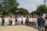 अपह्रत पूर्व सरपंच को पुलिस ने किया दस्तयाब, सड़क पर छोड़ गए आरोपी