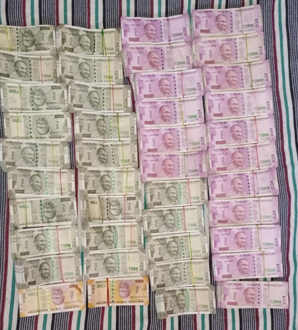 ट्रक में पंजाब ले जाए जा रहे 44.93 लाख रुपए जब्त