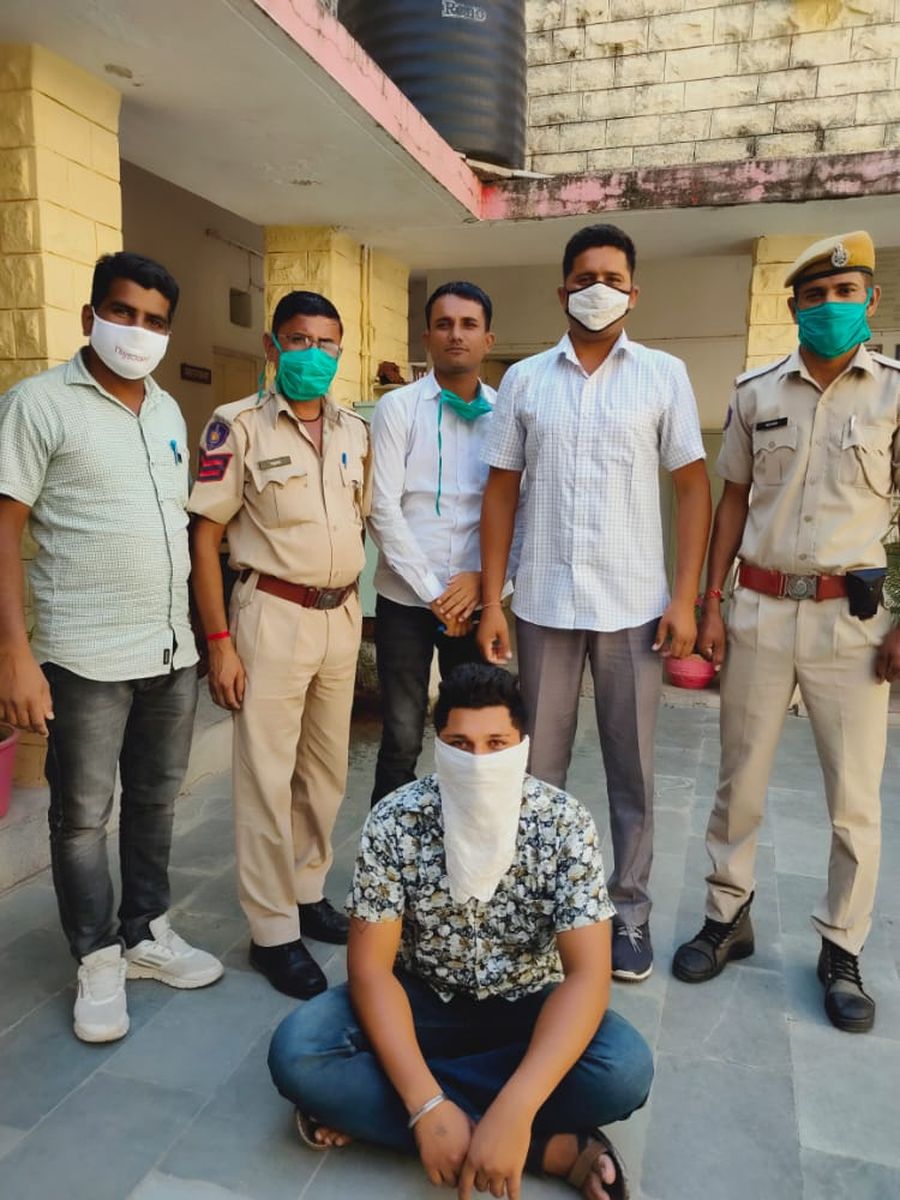 मोबाइल में गेम के एेप डाउनलोड करवाकर खिला रहे जुआ