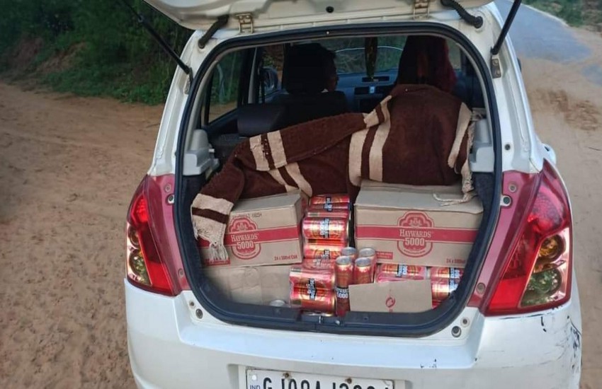 Ahmedabad News : शराब व बीयर जब्त, कार चालक गिरफ्तार