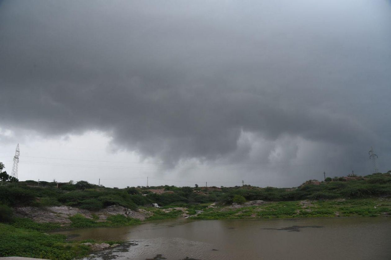 Thar: मानसूनी मौसम खत्म, शुष्क हवाएं शुरू