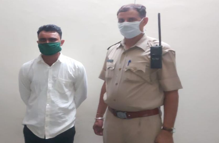 SP ऑफिस के कर्मचारी ने टाइप परीक्षा में अपनी जगह बिठाया दूसरा अभ्यर्थी, परमिशन लेटर पर मिले पुलिस अधिकारियों के हस्ताक्षर