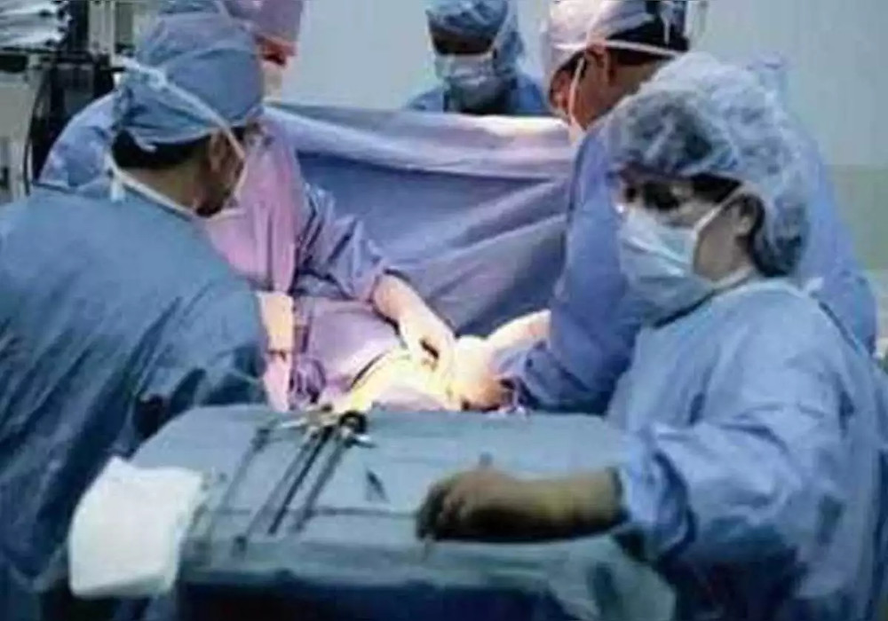 UP Top Ten News: एक रुपये में हुआ ऑपरेशन, निकला चार किलो का ट्यूमर